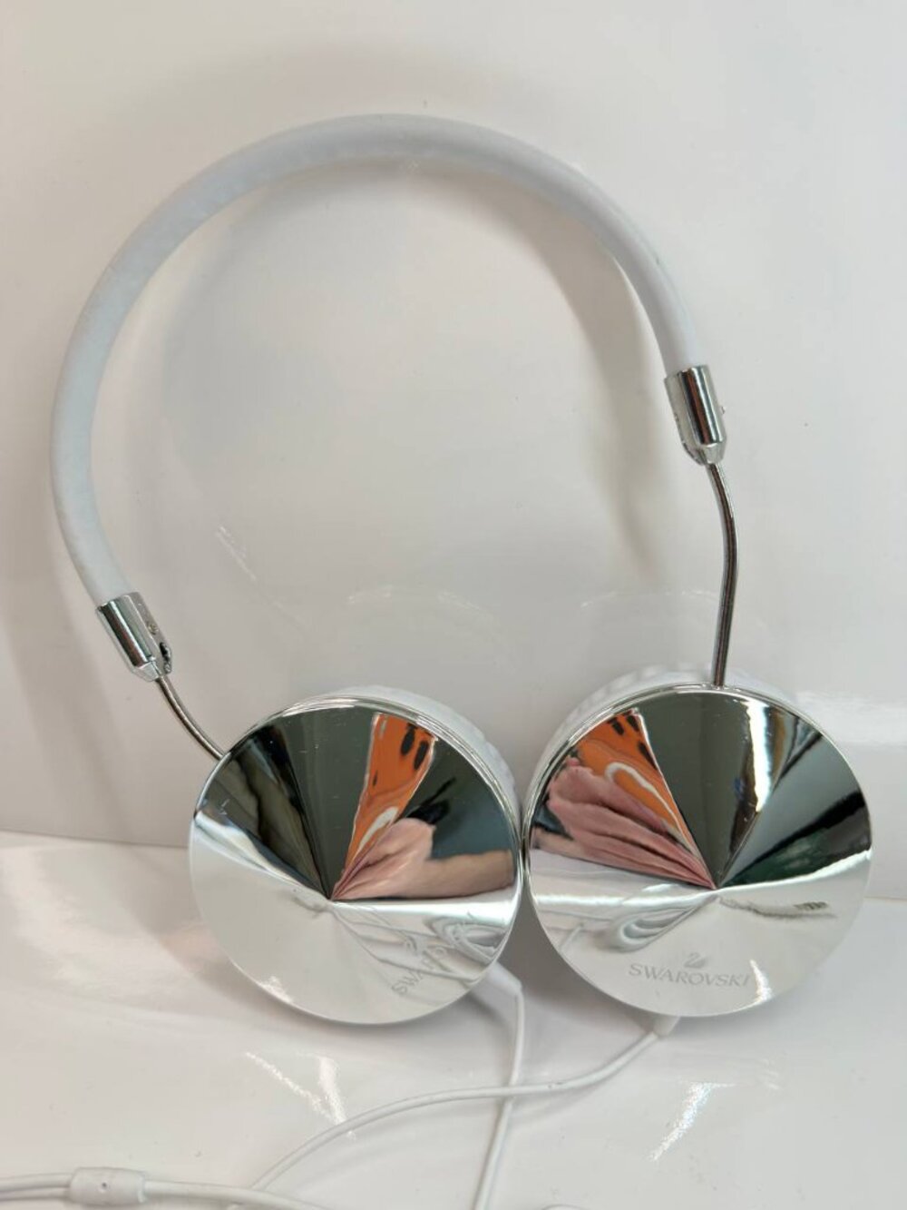 Swarovski FW17 Fashion Wired Headphones – Silver/White Luxury Edition - Picture 5 of 11